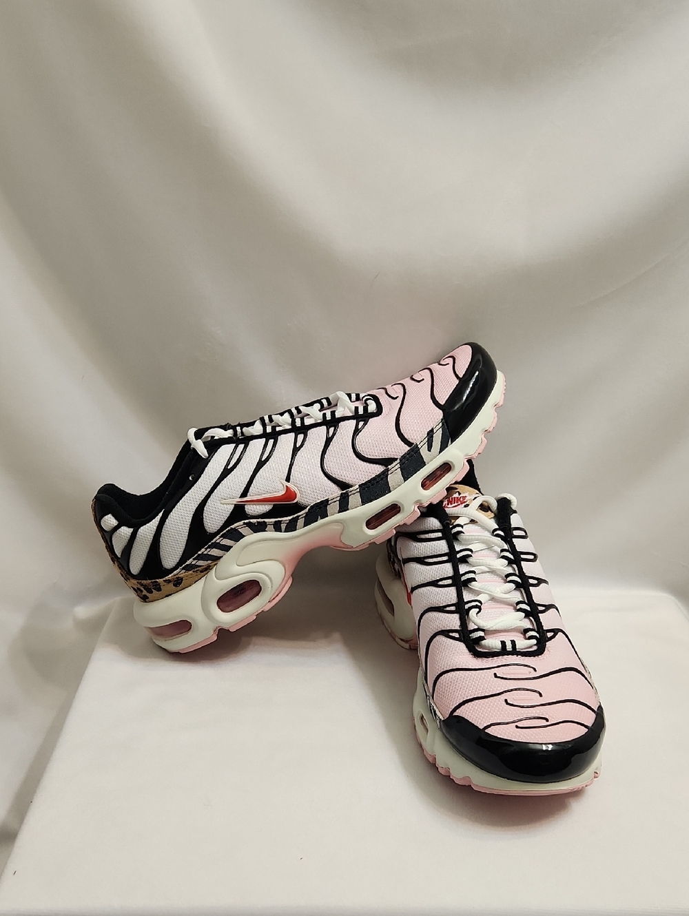 Nike Air Max Plus Animal Instinct Mixed Print Soft Pink Black Sneakers (Size 9)